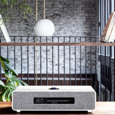 RETRO ELEGANCIJA RUARK R5 AUDIO SISTEMA